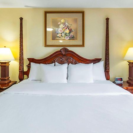 Comfort Inn & Suites Salmon Arm Buitenkant foto