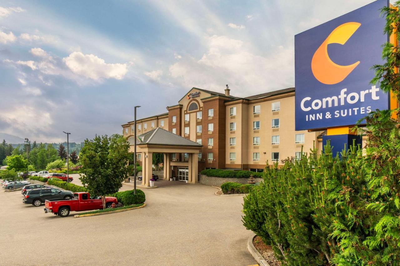 Comfort Inn & Suites Salmon Arm Buitenkant foto