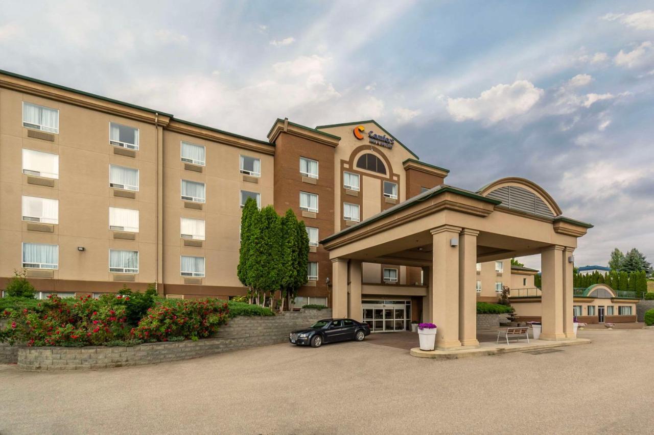 Comfort Inn & Suites Salmon Arm Buitenkant foto