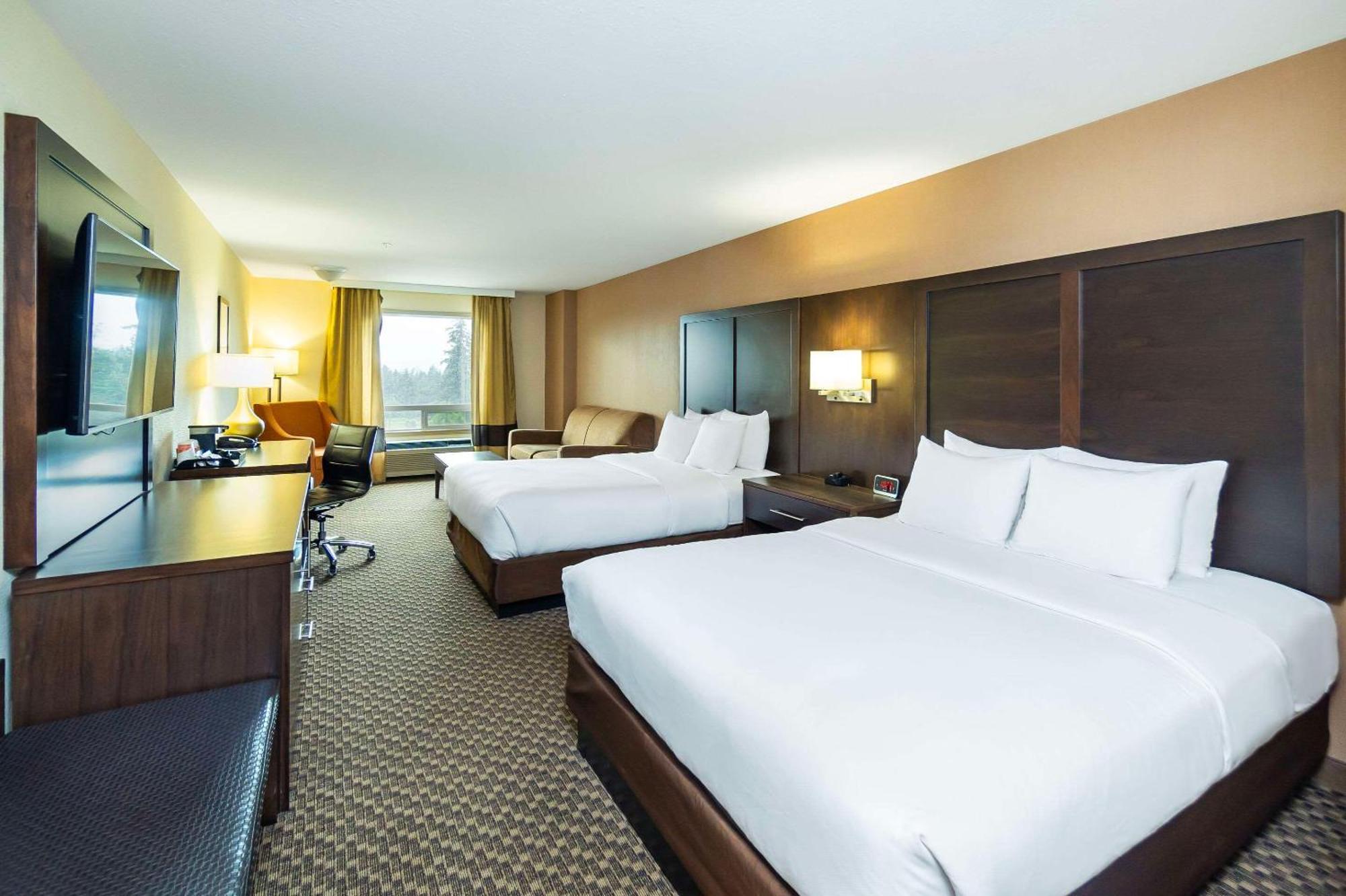 Comfort Inn & Suites Salmon Arm Buitenkant foto