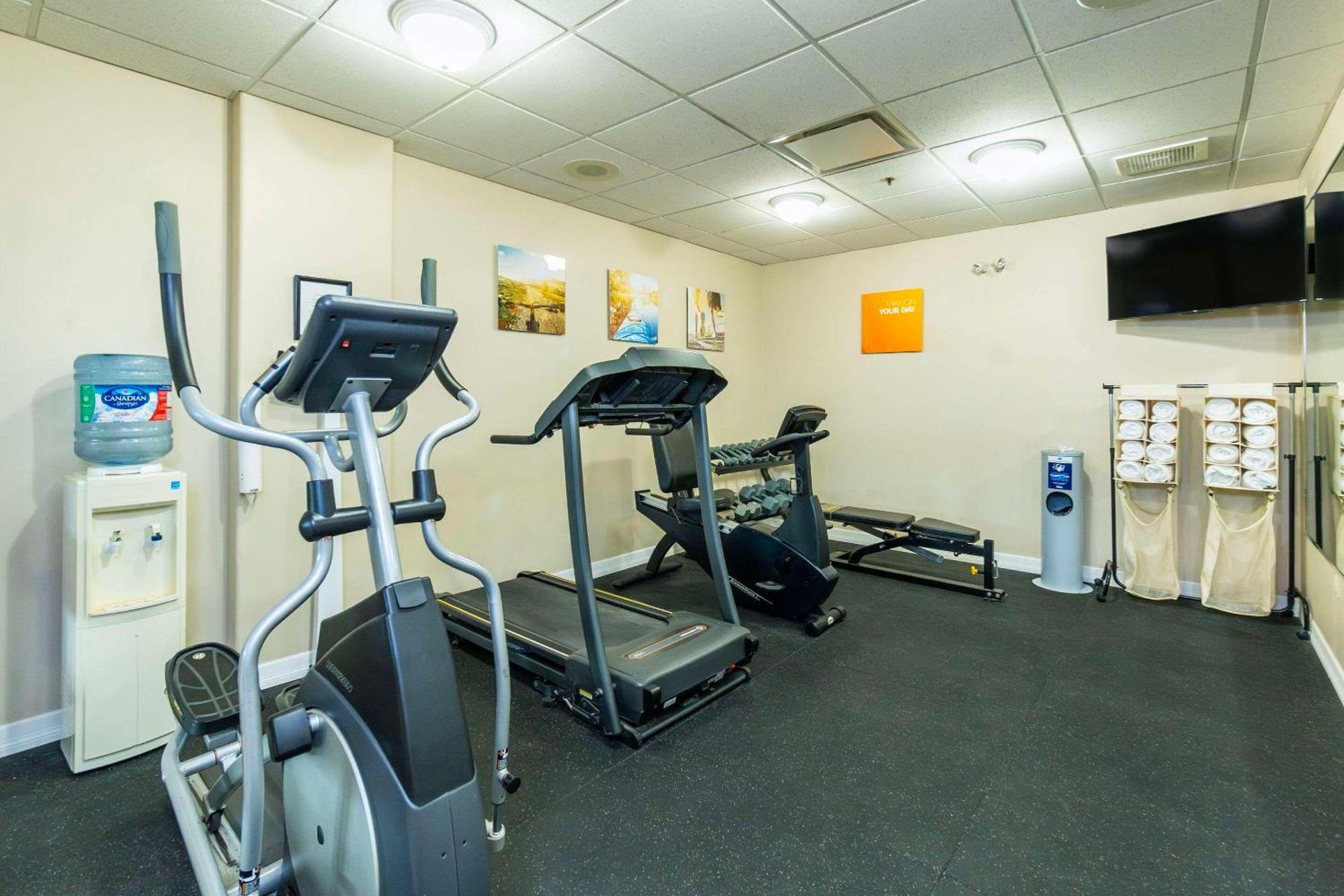 Comfort Inn & Suites Salmon Arm Buitenkant foto