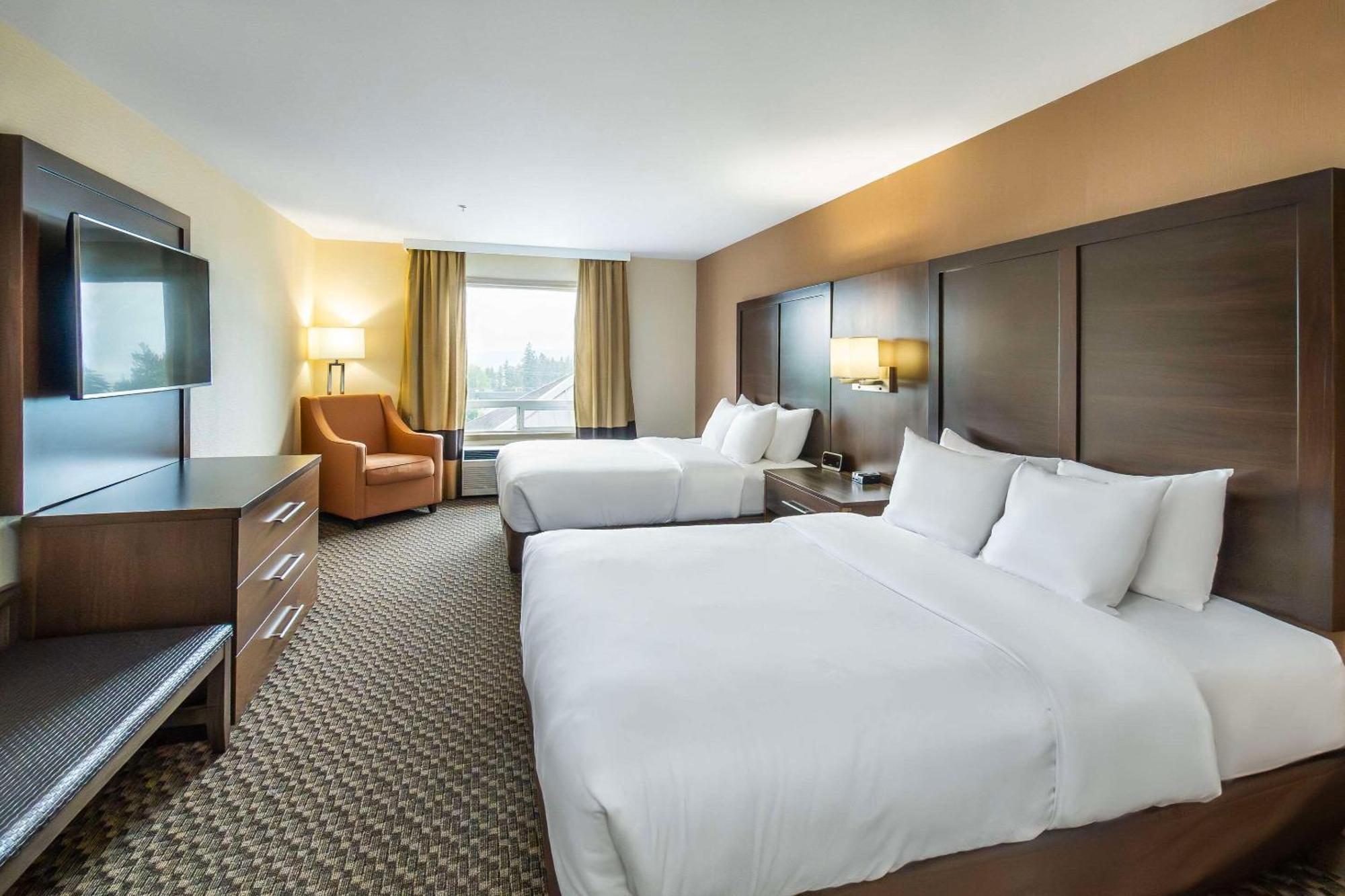 Comfort Inn & Suites Salmon Arm Buitenkant foto