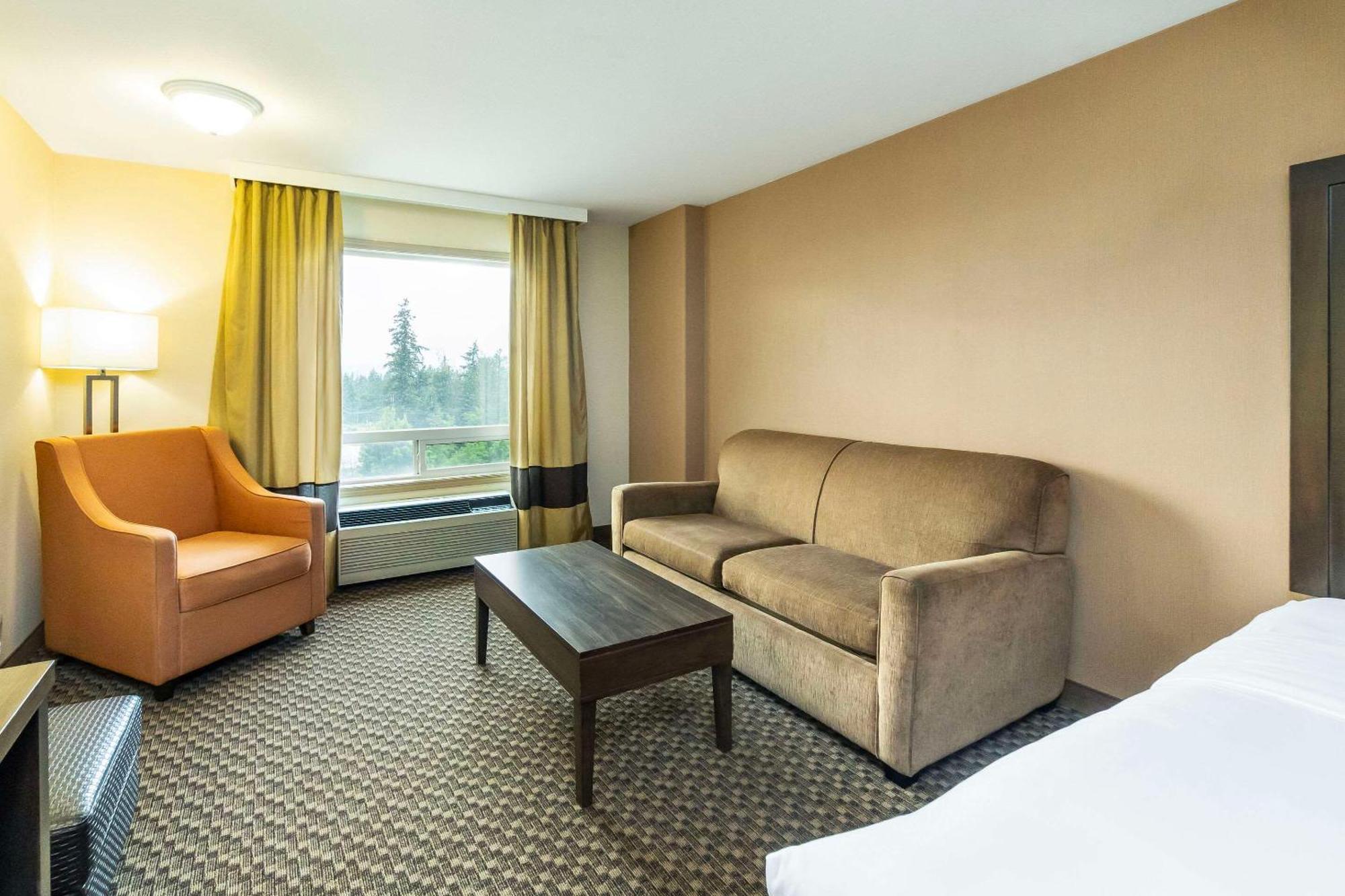 Comfort Inn & Suites Salmon Arm Buitenkant foto