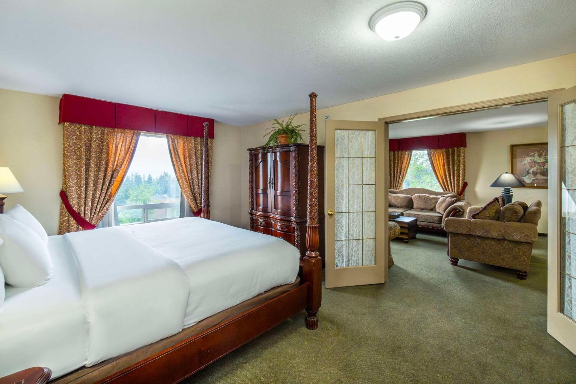 Comfort Inn & Suites Salmon Arm Buitenkant foto