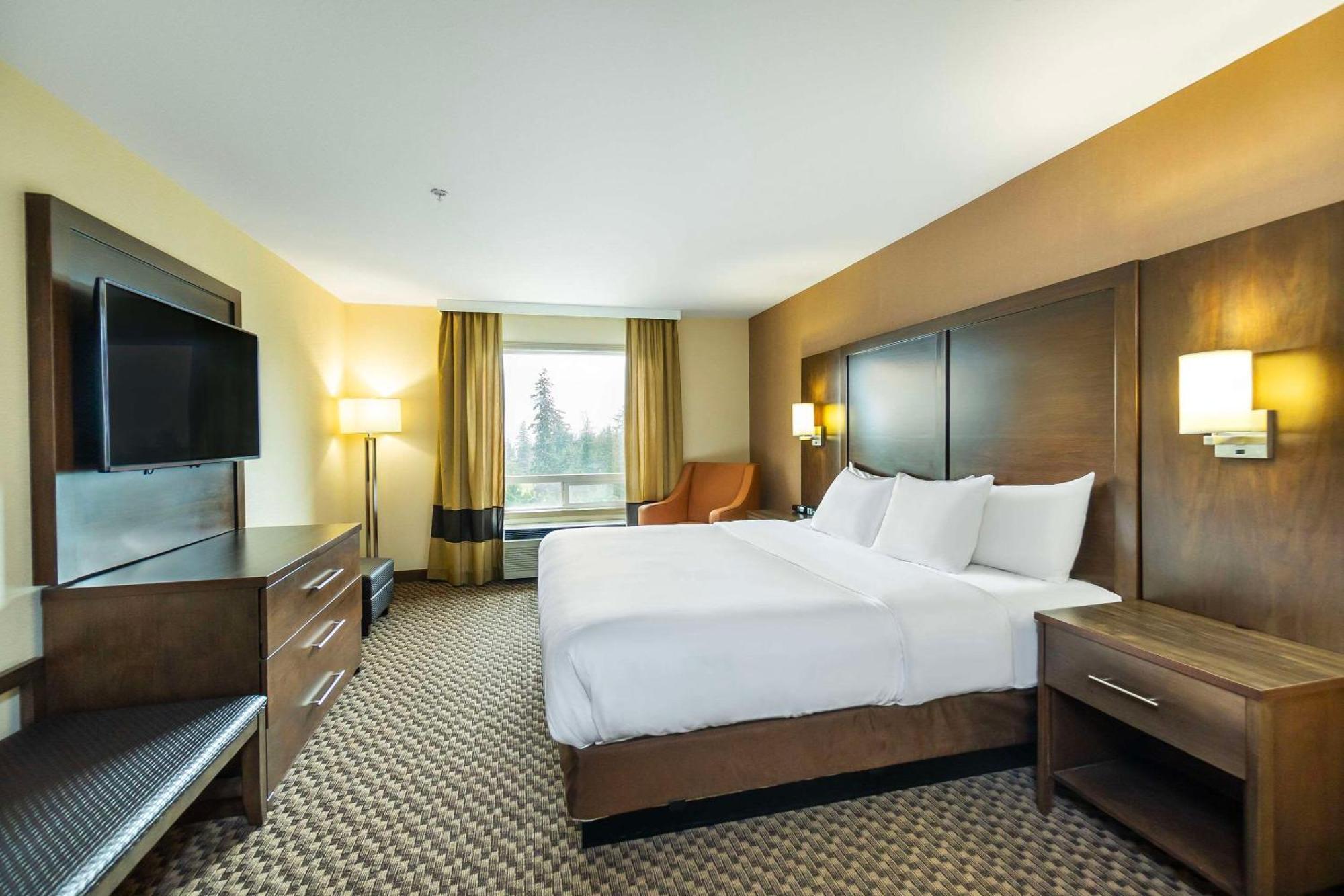 Comfort Inn & Suites Salmon Arm Buitenkant foto