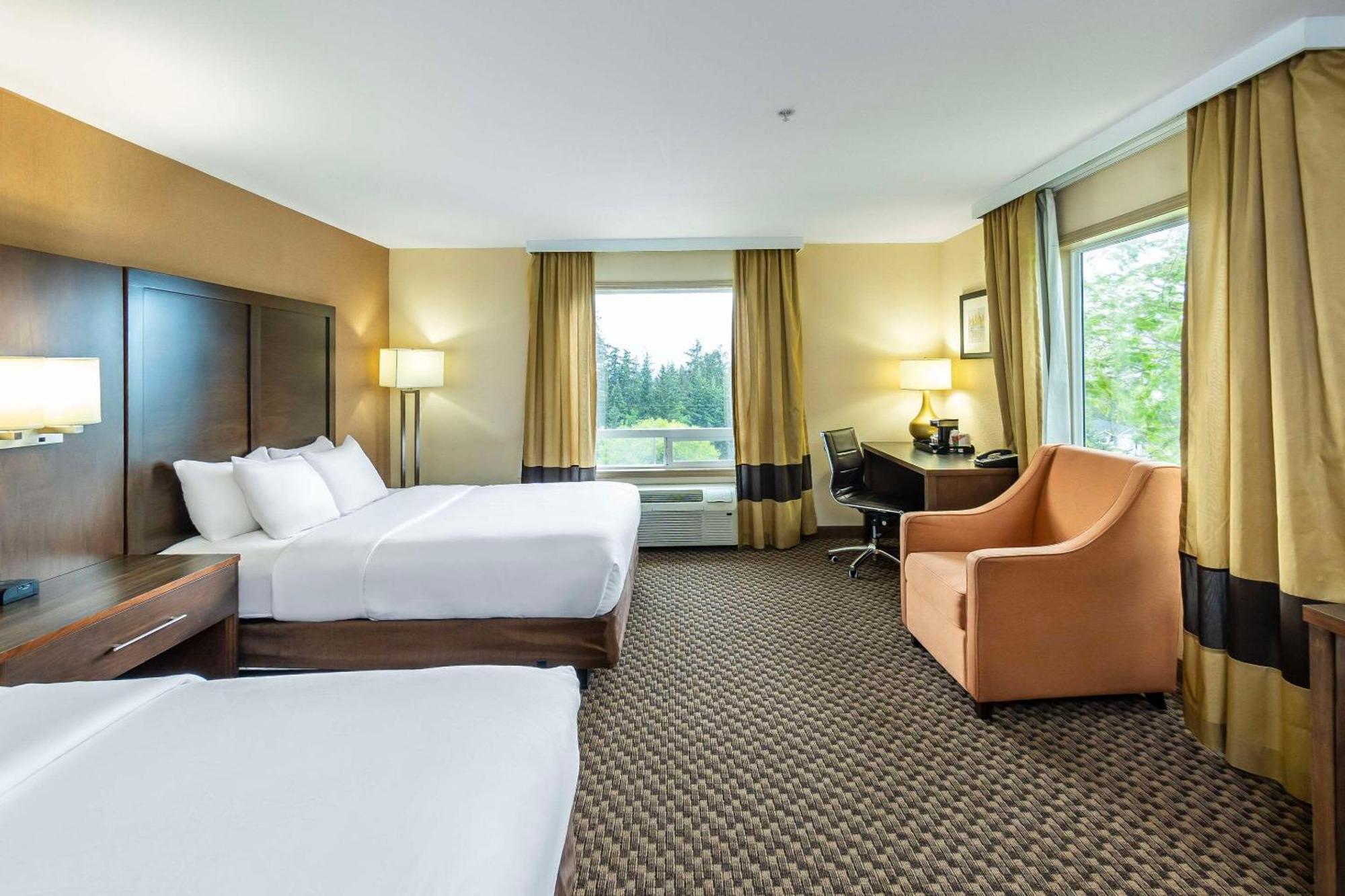 Comfort Inn & Suites Salmon Arm Buitenkant foto