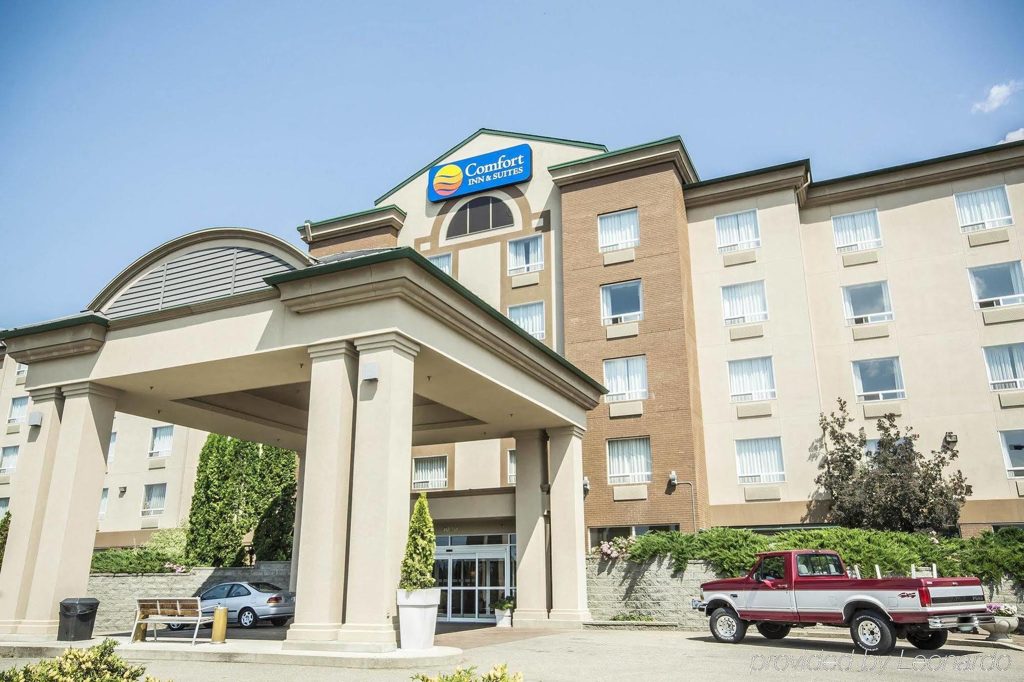 Comfort Inn & Suites Salmon Arm Buitenkant foto