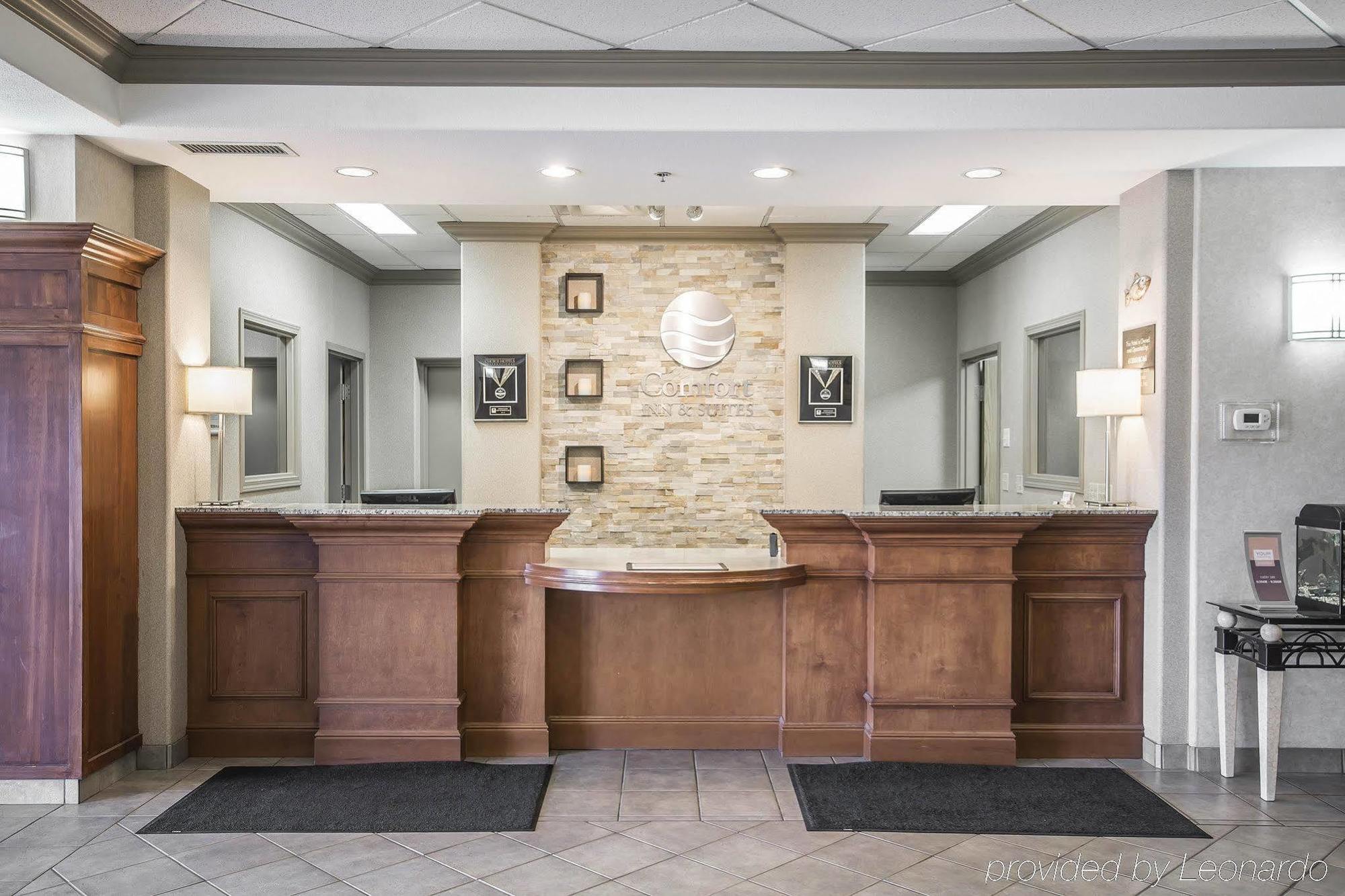 Comfort Inn & Suites Salmon Arm Buitenkant foto