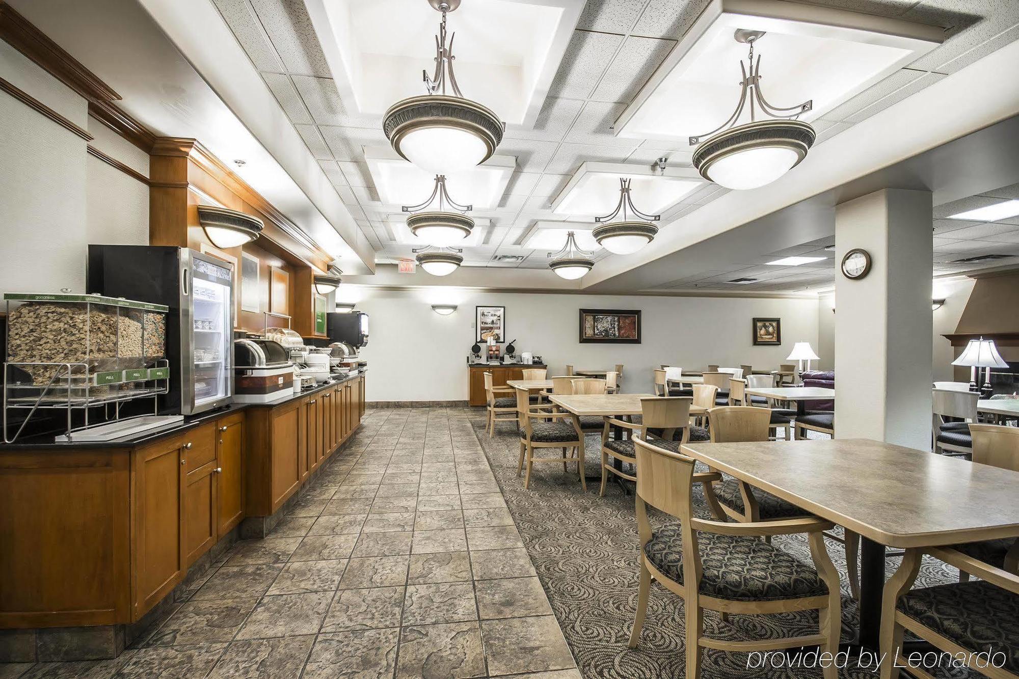 Comfort Inn & Suites Salmon Arm Buitenkant foto