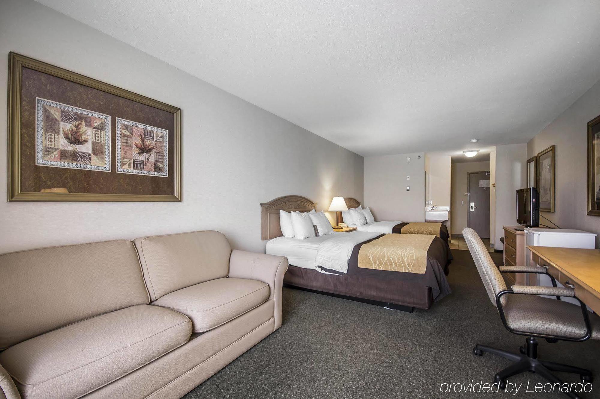 Comfort Inn & Suites Salmon Arm Buitenkant foto