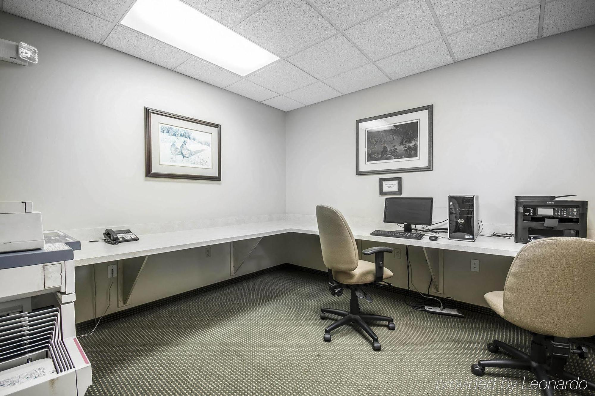 Comfort Inn & Suites Salmon Arm Buitenkant foto